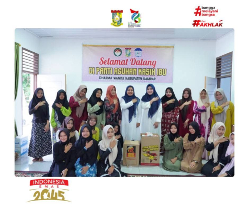 Ketua DWP UP Setda Kampar Lepas Penyaluran Takjil Ramadhan ke Tiga Panti Asuhan