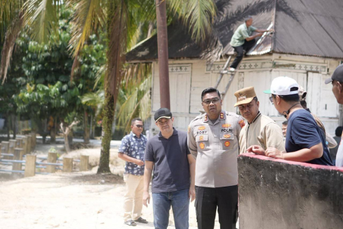 Pastikan Persiapan Matang, Bupati Kampar Cek Lokasi Peresmian Jembatan Merah Putih Presisi