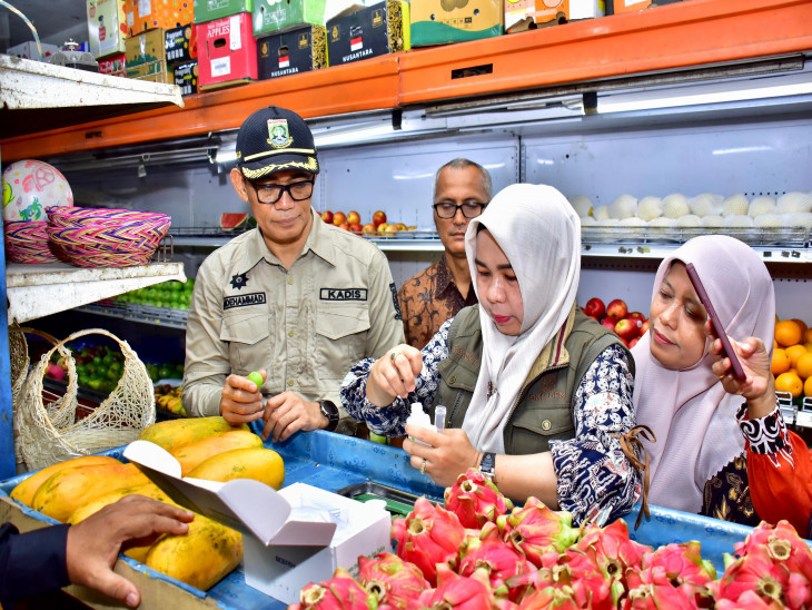 Diduga Mengandung Residu Pestisida, Pemkab Kampar Sidak Pasar Buah di Bangkinang Kota