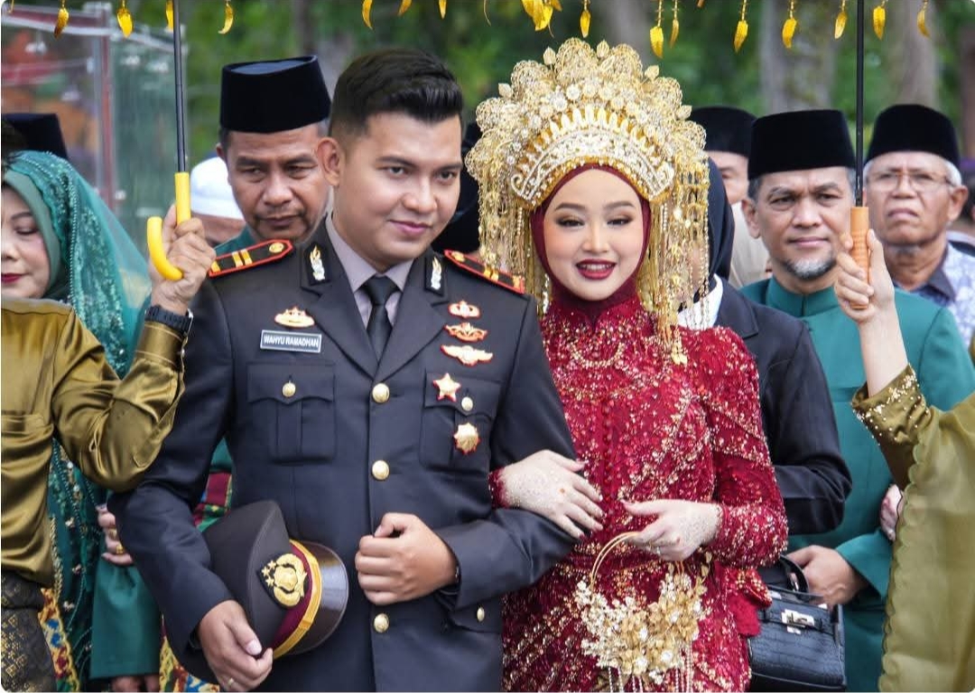 Khidmat dan Meriah, Resepsi Pernikahan Putra Bupati Kampar Berlangsung di Bangkinang