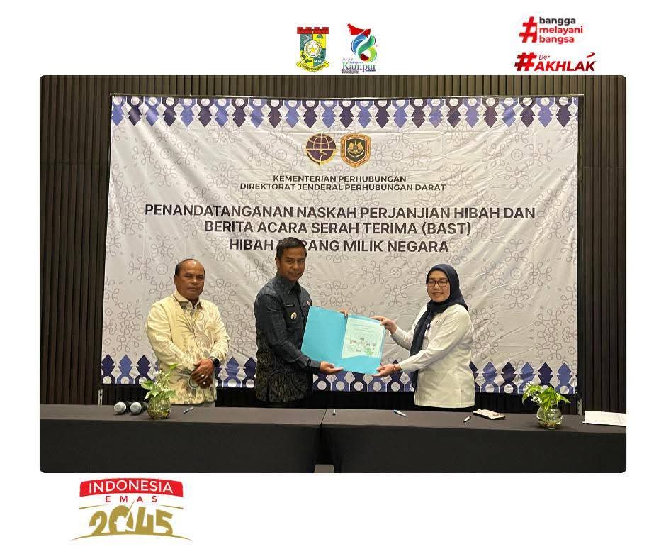 Bupati Kampar Ahmad Yuzar: Hibah Bus Sekolah Wujud Komitmen Pendidikan Merata