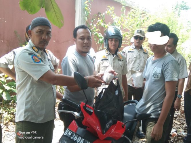 Satpol PP Kampar Amankan Penjual Nasi COD di Siang Ramadan di Taman Kota