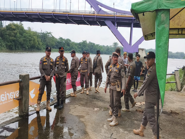 Satpol PP Kampar Pastikan Keamanan Lomba Pacu Sampan Berjalan Kondusif