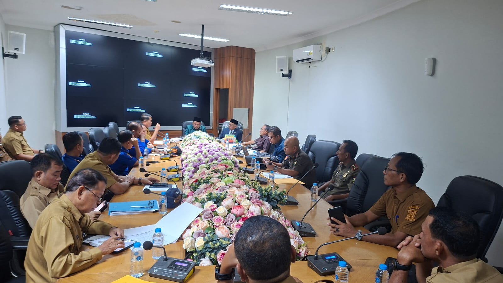 Plt Kadisdikpora Kampar Pastikan Hak Guru Bantu Jadi Perhatian Serius