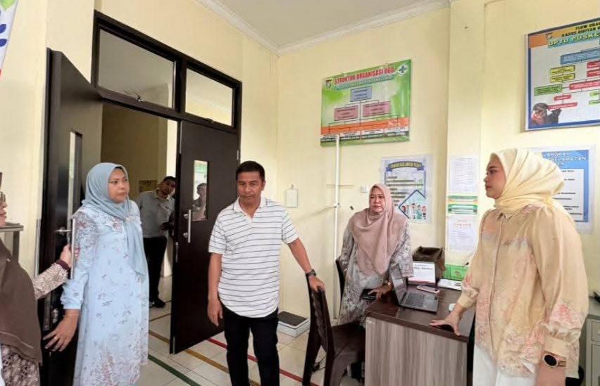 Bupati Kampar Tinjau WFH ASN, Keliling OPD Naik Sepeda dan Motor
